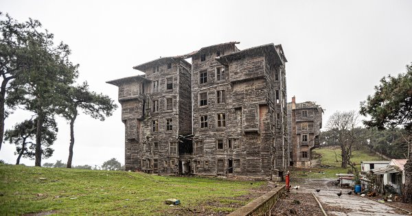 Kaybolan Bir Hafızaya Bakmak: Büyükada Rum Yetimhanesi
